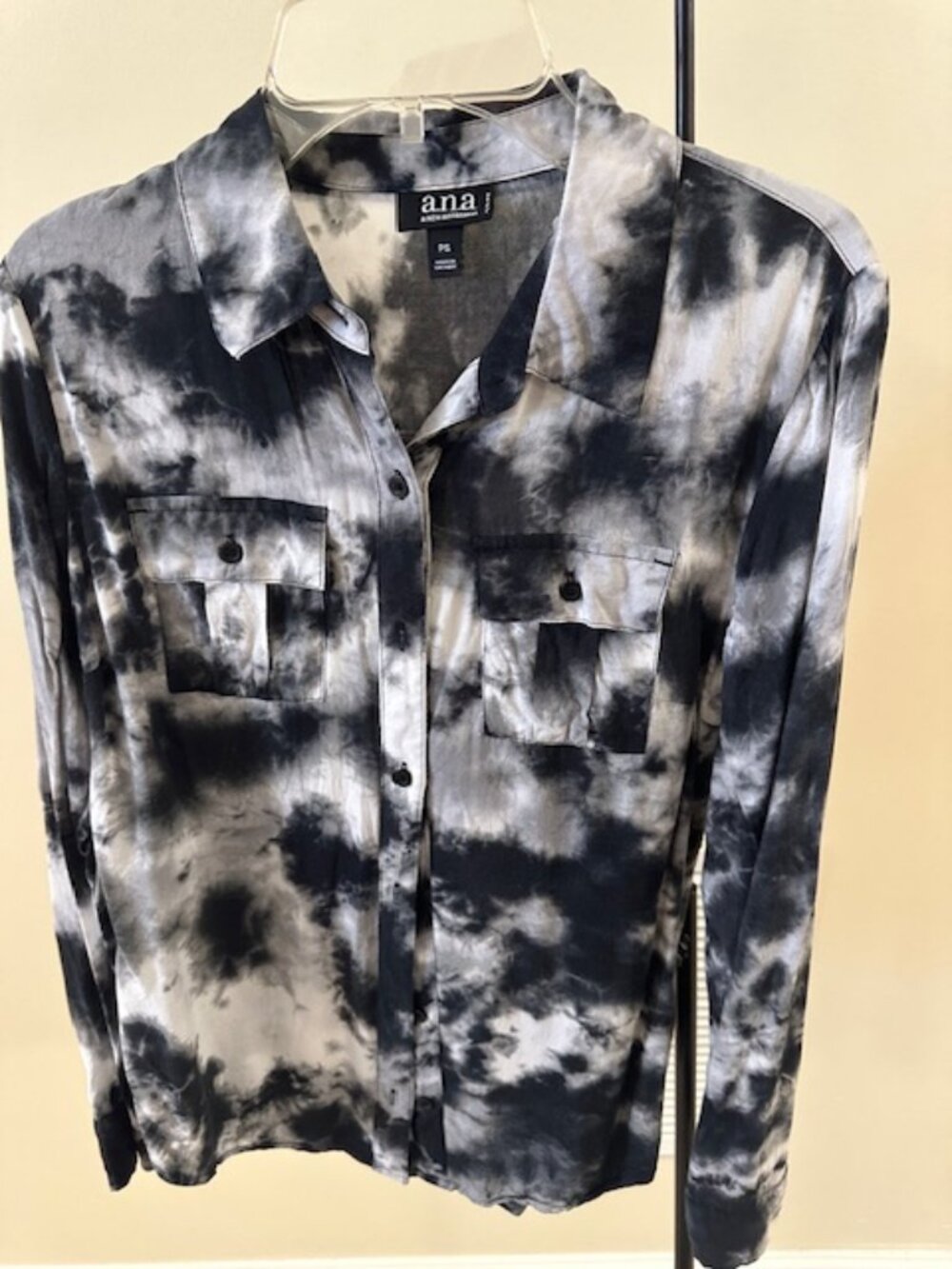 black/white shirt
